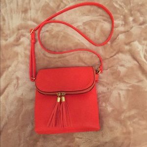 Orange/red crossbody